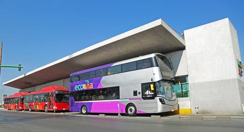 Ponen en operación unidades de transporte de dos pisos en NL