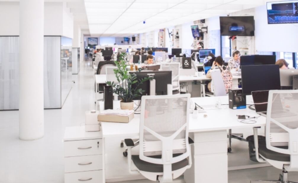 Trabaja para el Reino Unido y gana 70 mil pesos