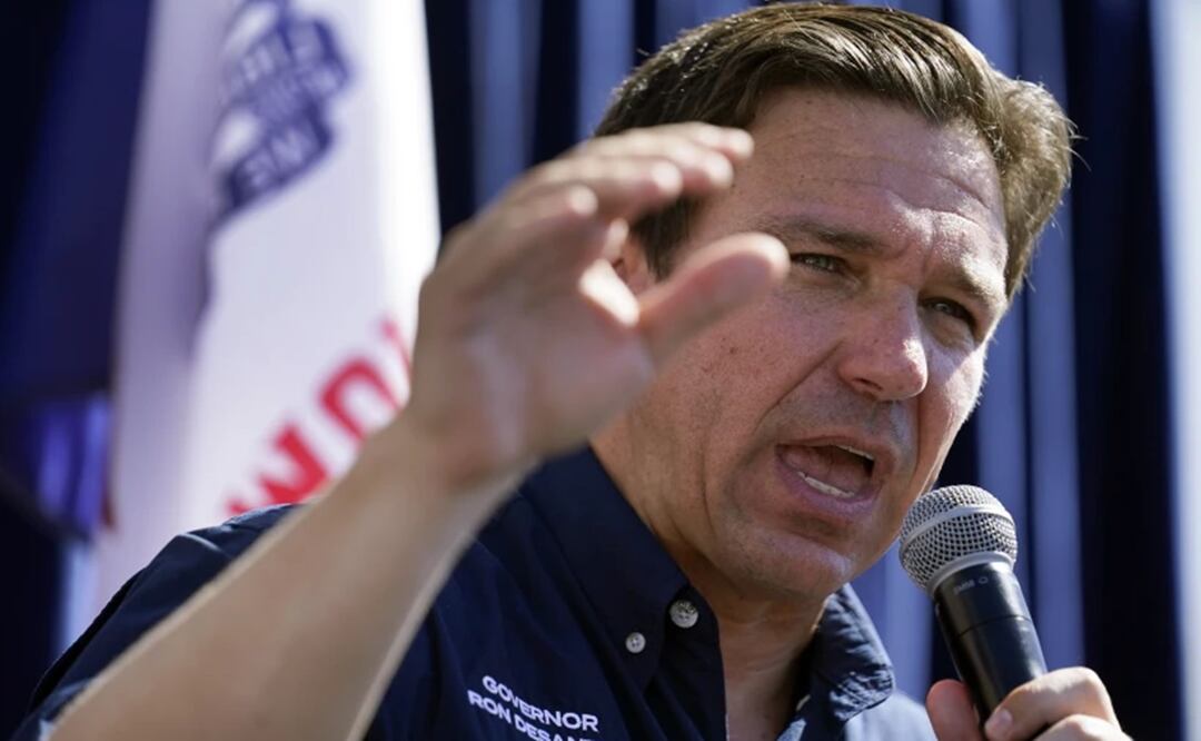 El gobernador de Florida y aspirante a la candidatura presidencial republicana Ron DeSantis en Des Moines, Iowa. Foto: AP