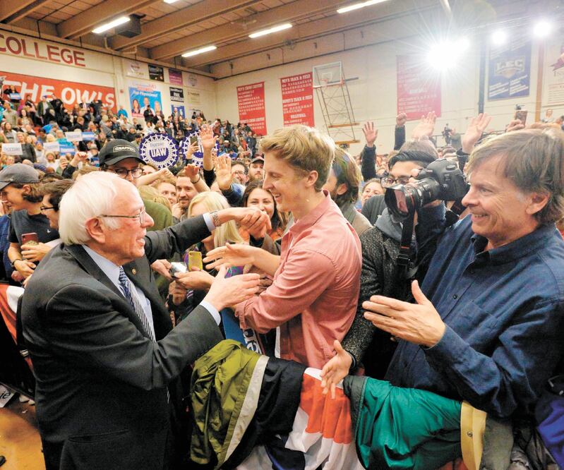 El candidato presidencial demócrata Bernie Sanders se mantiene en la segunda posición para las primarias en New Hampshire , con 12 delegados. JOSEPH PREZIOSO. AFP