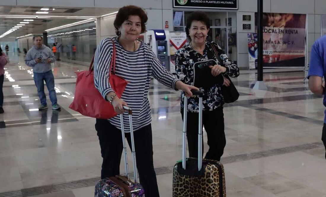 Pasajeras obligadas a utilizar el AIFA. Foto Diego Simón/EL UNIVERSAL