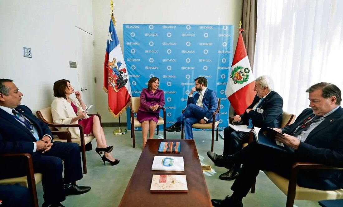 La presidenta de Perú, Dina Boluarte, con el mandatario de Chile, Gabriel Boric, en el marco de la Asamblea General de las Naciones Unidas, en septiembre pasada. Foto: EFE