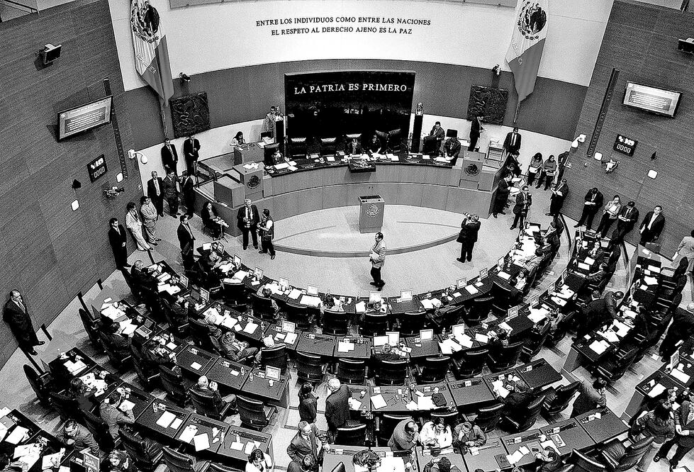 Las fracciones parlamentarias serán las responsables de informar ante el Órgano de Control Interno del Senado el uso de sus recursos (ARCHIVO EL UNIVERSAL)