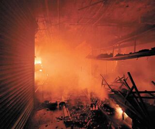 Incendio en mercado, por una vela: FGJ