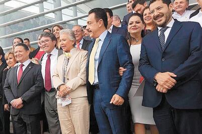 Omar Fayad llama a unidad en gobierno