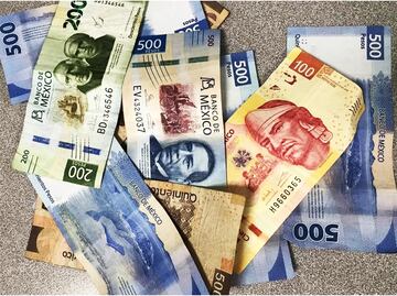 Peso y mercados abren volátiles ante la persistencia de una política monetaria restrictiva en EU