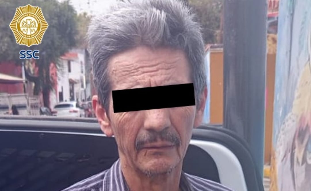 Conductor de taxi intenta evadir alcoholímetro y arrastra a policía en Iztapalapa; motociclista ayuda a detenerlo.
Foto: Especial.