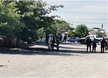 Abandonan explosivo, similar a un misil, debajo de un árbol en Ciudad Juárez