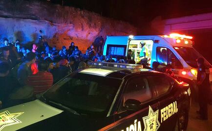 Rescatan a 101 migrantes del área de carga de un tráiler en Veracruz