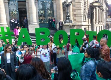 CDHCM pide retomar discusión para retirar delito del aborto del Código Penal; resalta importancia de fortalecer servicios de salud pública