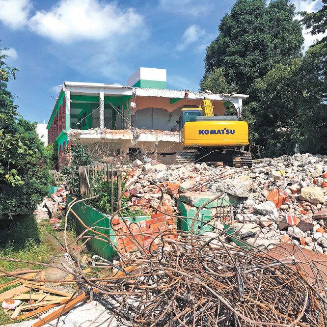 Muchos de los propietarios tuvieron que poner de sus recursos para reconstruir sus hogares; sin embargo, no es suficiente para lograrlo. Foto/EMILIO FERNÁNDEZ. EL UNIVERSAL