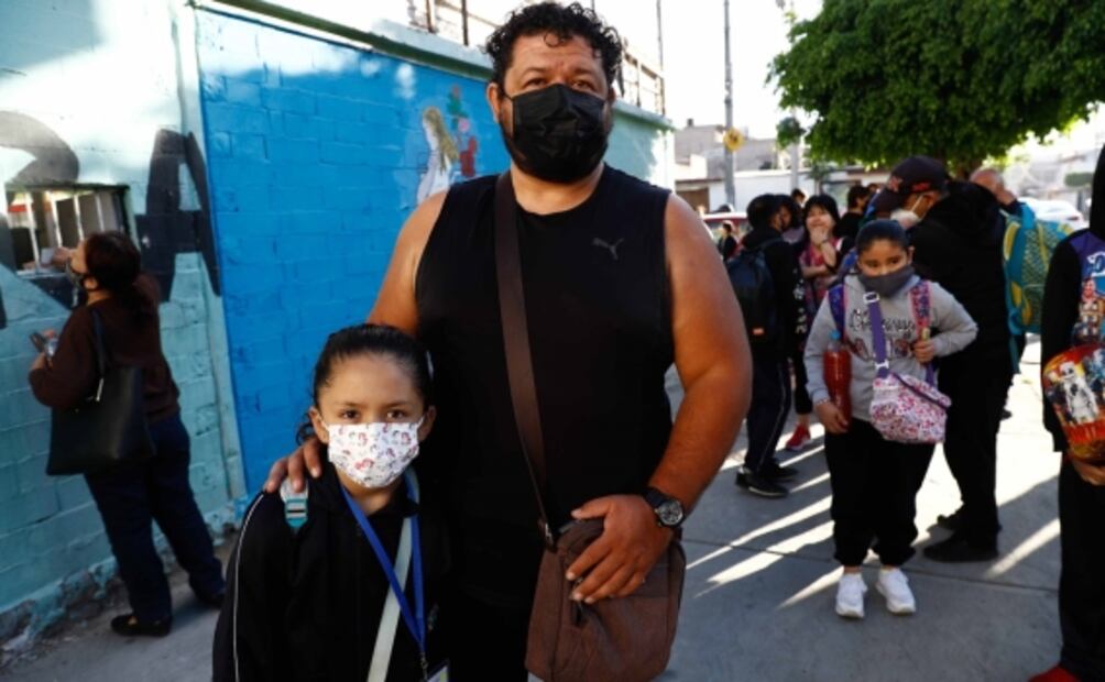 "El gobierno todo quiere resolver con ayudas monetarias", dice papá que se opone a fin de Escuelas de Tiempo Completo