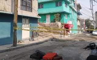 Tras accidente de camión de basura en San Mateo Nopala, autoridades vuelven a colocar maceteros; buscan frenar paso de vehículos pesados