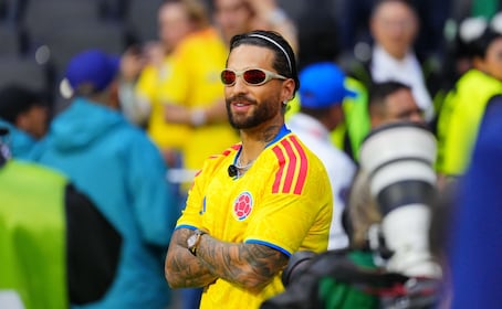 Maluma no abandona a Colombia y se hace presente en el partido vs Uzbekistán