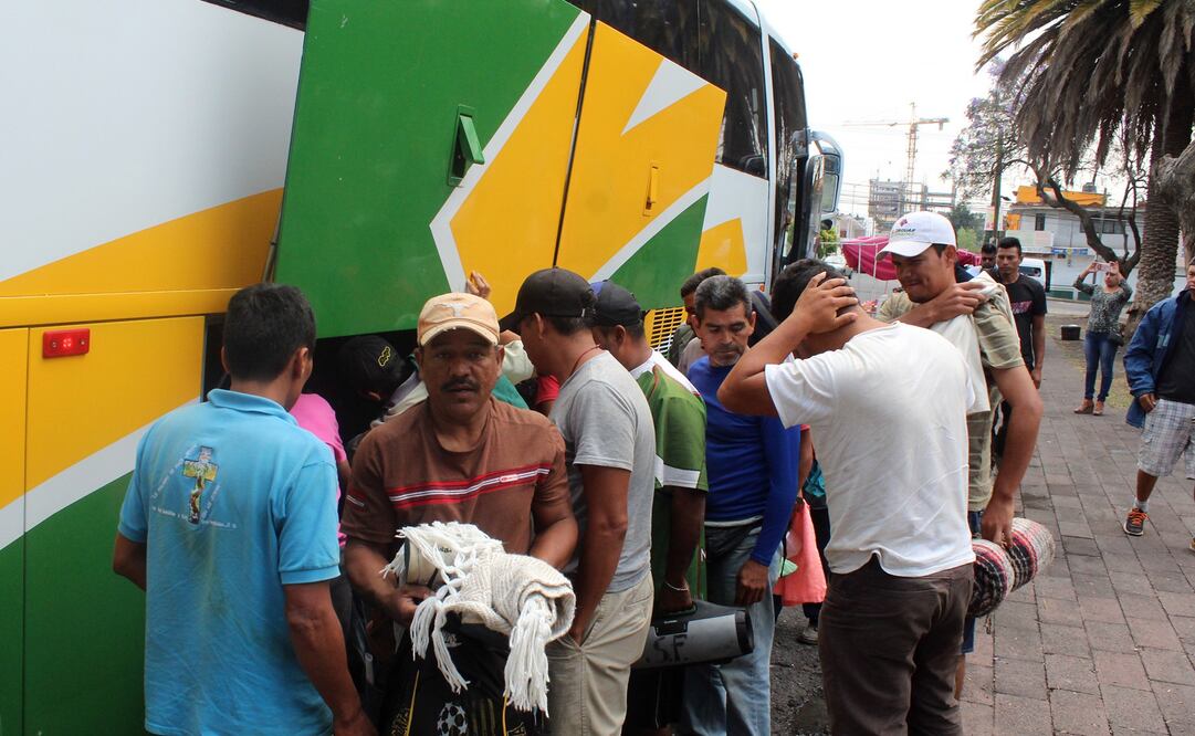 Personas de  origen centroamericano que buscan llegar a Estados Unidos arribaron a Puebla, en donde permanecerán hasta el domingo; forman parte de la caravana migrante. Foto: Omar Contreras