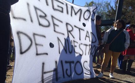 Alistan marcha comuneros y padres de normalistas detenidos