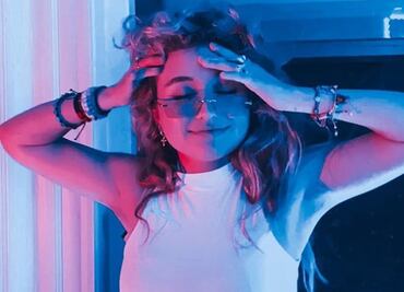 Hija de Angélica Rivera estalla en transmisión en vivo y defiende sus axilas sin depilar