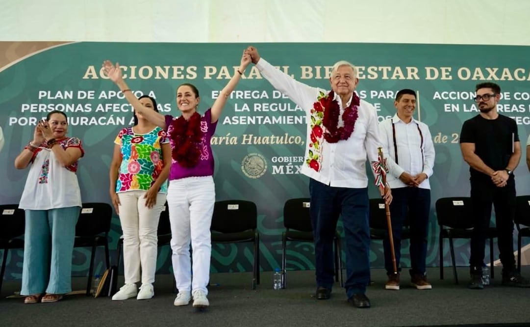 López Obrador aseguró que ahora el pueblo es el protagonista de la democracia verdadera; y si se equivoca no importa porque el pueblo vuelve a mandar. Foto: Especial