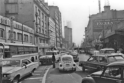 La avenida Bucareli y su transitar del glamour a las marchas