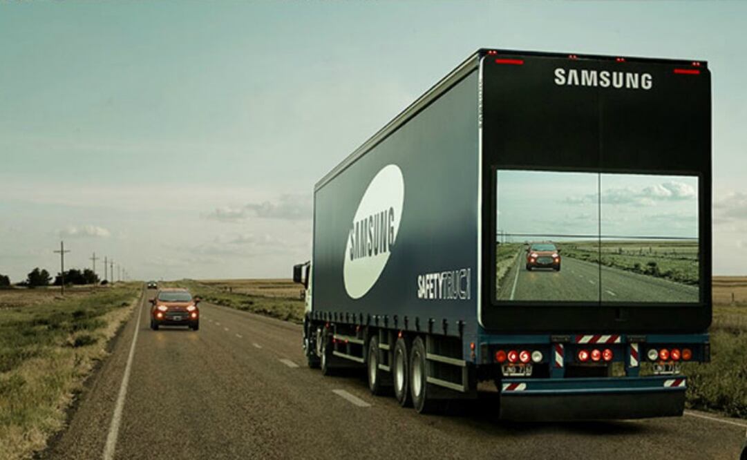 Los conductores acceden a las imágenes a través de una pantalla de alta calidad compuesta por cuatro pantallas de gran formato Samsung OH46D