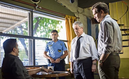 "Sumergidos", la serie que surfea en el mar del narco