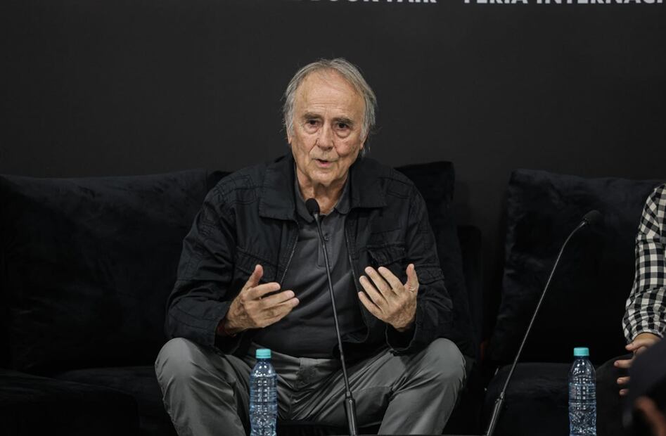 Joan Manuel Serrat en la Feria Internacional del Libro de Guadalajara.
Foto: Gabriel Pano / EL UNIVERSAL