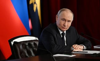 Putin señala de “terrorismo” al ataque a buque ruso de gas licuado en el Mediterráneo; acción agrava mercados energéticos, acusa