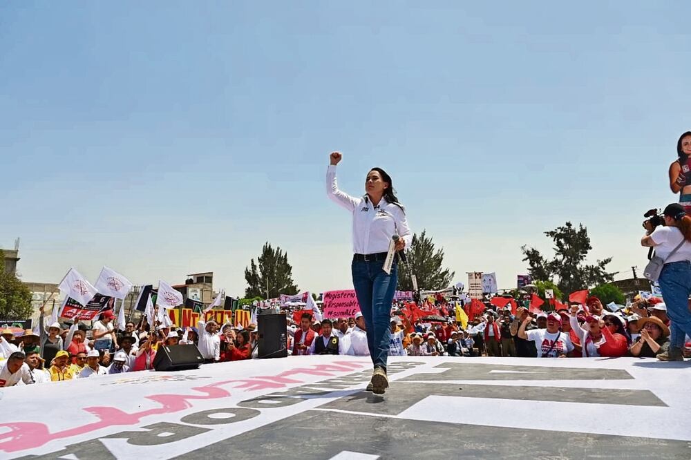En el arranque de su campaña, Alejandra del Moral visitó los municipios de Cuautitlán Izcalli, Los Reyes La Paz y Atizapán de Zaragoza.