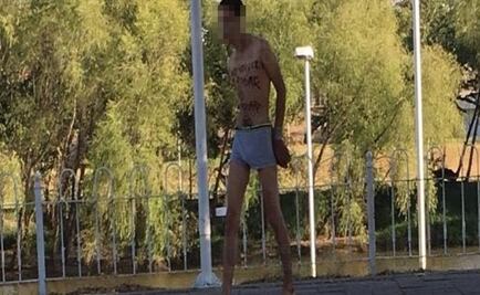 Obligan a presuntos ladrones a caminar semidesnudos en Sinaloa