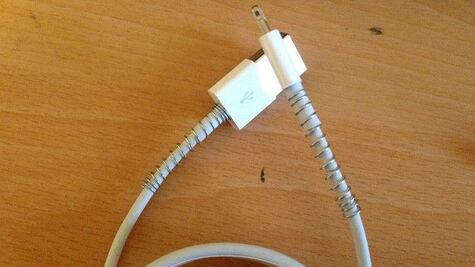 4 trucos para evitar que el cable del celular se dañe