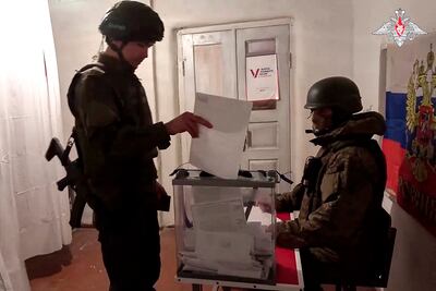 Atacan con cóctel Molotov un centro de votación en Rusia, reportan las autoridades