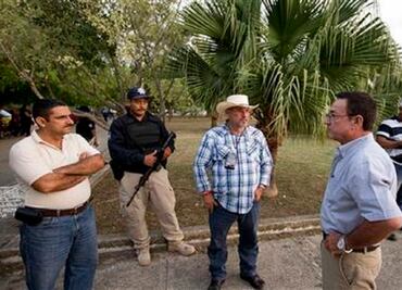 Hipólito Mora runs for Congress