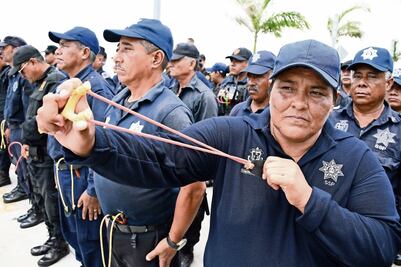 Piden restituir armamento a policías de Alvarado