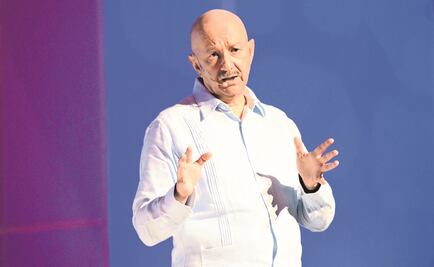 Captan a Salinas de Gortari comiendo mariscos en La Paz