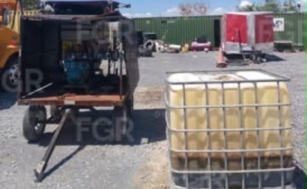 Aseguran 467 mil litros de hidrocarburo en Salinas Victoria, Nuevo León; investigan almacenamiento ilícito.
Foto: Especial.