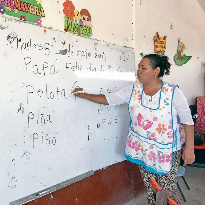 A los aspirantes a una plaza se les exige licenciatura comprobable con título, cédula profesional o acta de examen profesional. ARCHIVO EL UNIVERSAL