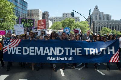 Marchan en EU para pedir una investigación contra Trump