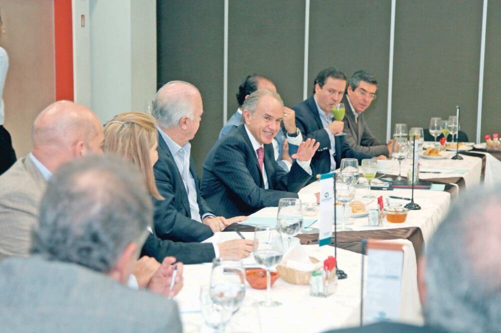 El respaldo crediticio permitirá fortalecer los programas de financiamiento a favor de los emprendedores, dijo el gobernador Juan Manuel Carreras López.