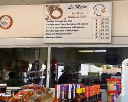 Aumento en precio de tortilla golpea a taqueros y vendedoras de tamales