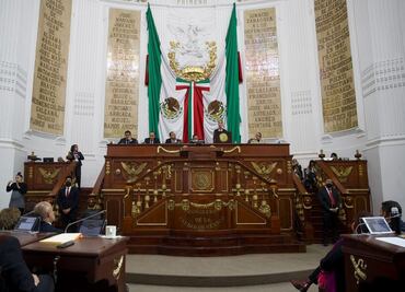 En Cuarto Informe, diputados "destapan" a Sheinbaum para 2024