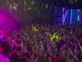 Embajada de Israel condena uso de símbolos nazi contra artista israelí en concierto en CDMX; Noga Erez denuncia amenazas