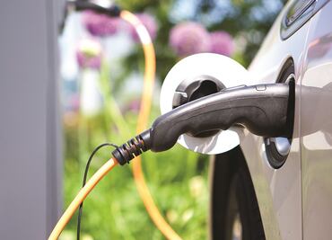 Se acelera venta de autos híbridos y eléctricos