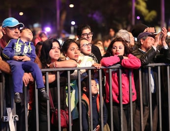 Arranca concierto por fin de año en el Ángel de la Independencia