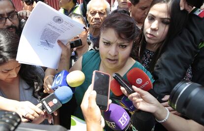 “Guerra sucia y calumniosa”, acusa Nestora Salgado