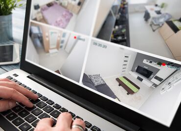 Anfitrión de Airbnb graba intimidad de sus huéspedes