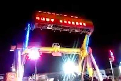 Mujeres caen de juego mecánico en Guanajuato