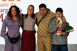 Gobierno de México sorprende al asignar una vivienda a familia del pato Merlín