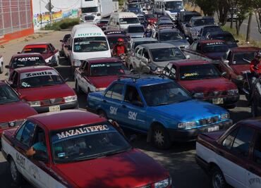 Reportan cortes viales en 9 puntos carreteros de Oaxaca