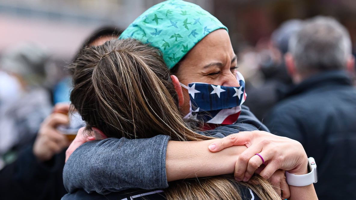El coronavirus ha limitado las oportunidades de tener contacto físico. Foto: Getty Images vìa BBC
