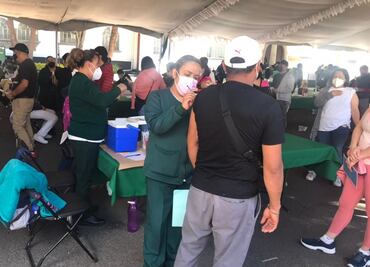 “Más vale tener alguna vacuna”; adultos de 40 a 49 años reciben dosis de refuerzo antiCovid en CDMX